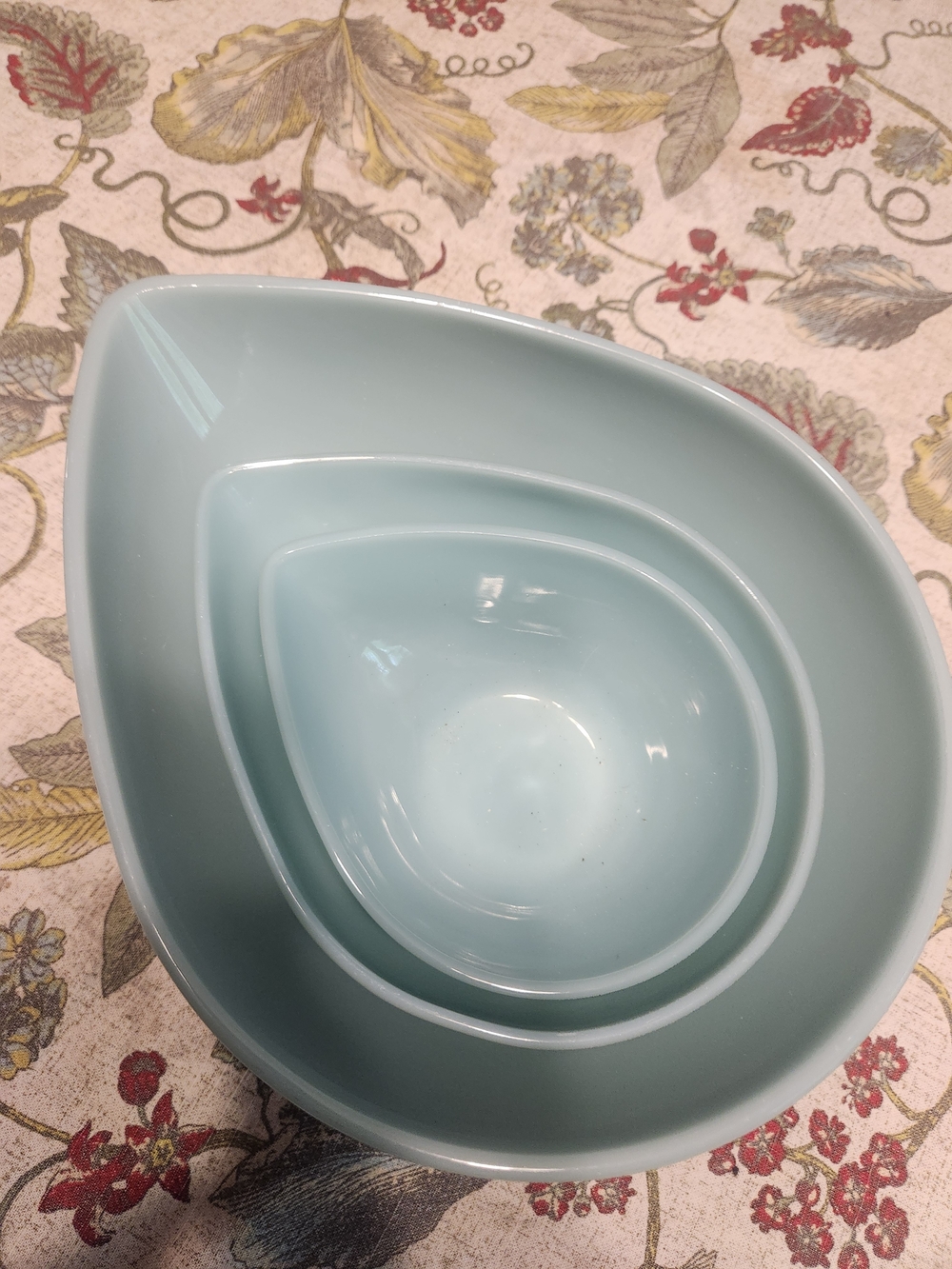 Light Blue Teardrop Nesting Bowls - Set of 3 - Picture 4 of 5
